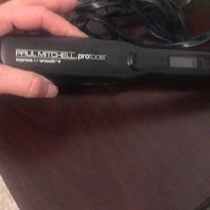 Paul Mitchell Express Ion Smooth flat iron